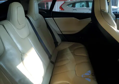 2017 Tesla Model S z USA, uszkodzony, nr VIN 5YJSA1E22HF189740